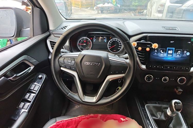 Used Isuzu D-MAX 2021 1.9T Manual Two-Wheel Drive Diesel Global Dynamic RZ4E Steering Wheel