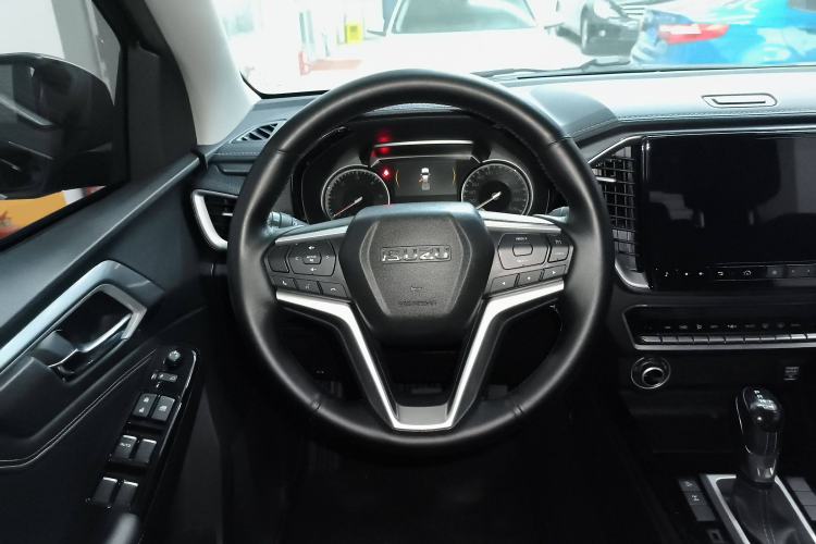 Used Isuzu D-MAX 2021 1.9T Automatic 4x4 Diesel Global Huan Dong RZ4E Steering Wheel