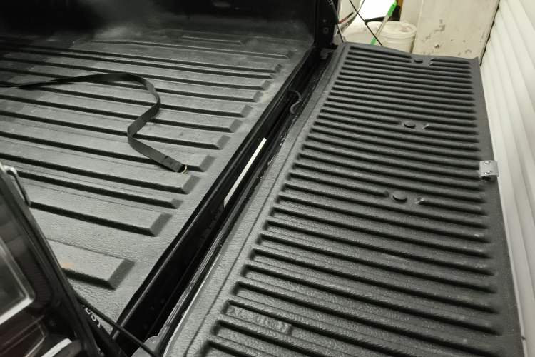 Used Isuzu D-MAX 2021 1.9T Automatic 4x4 Diesel Global Huan Dong RZ4E Trunk