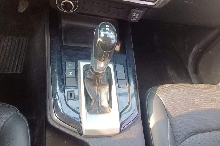 Used Isuzu D-MAX 2021 1.9T Automatic 4x4 Diesel Global Huan Dong RZ4E Gear Lever