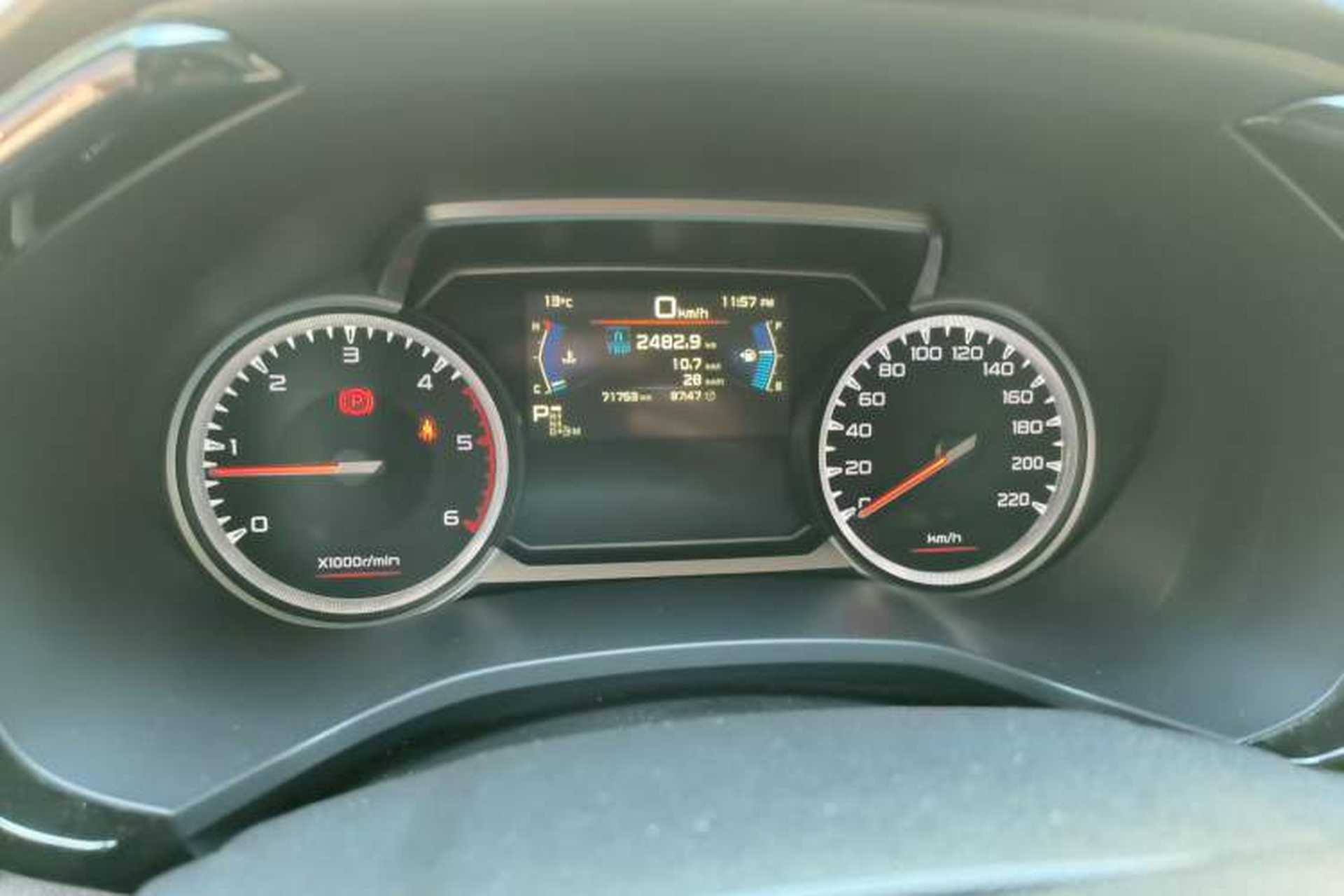 Used Isuzu D-MAX 2021 1.9T Automatic 4x4 Diesel Global Changle Leading RZ4E Instrument Cluster