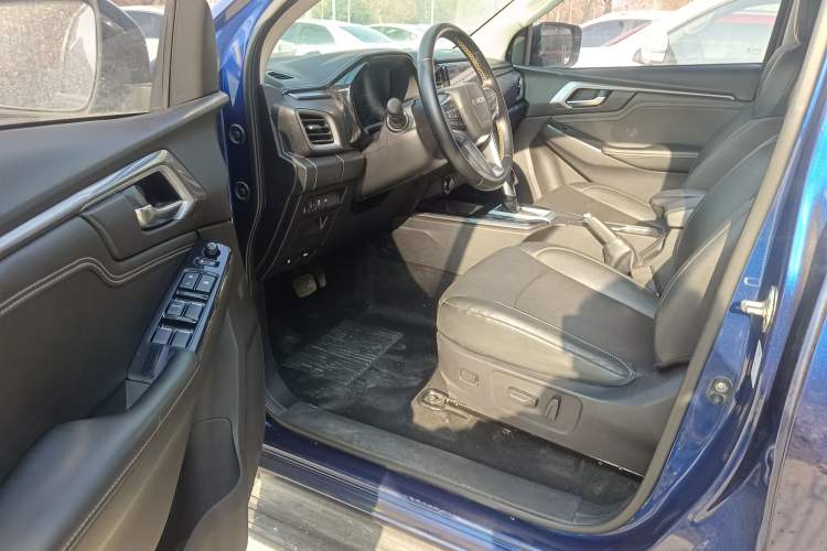 Used Isuzu D-MAX 2021 1.9T Automatic 4x4 Diesel Global Huan Dong RZ4E Left Front Seat