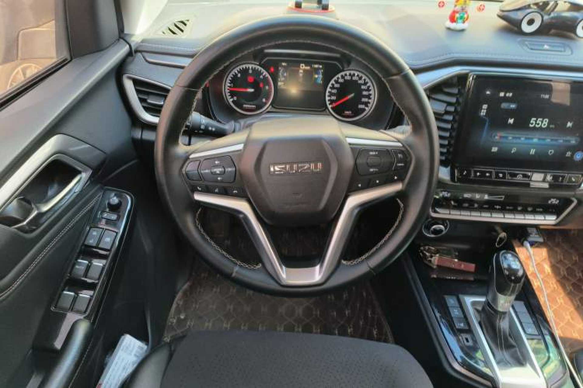 Used Isuzu D-MAX 2021 1.9T Automatic 4x4 Diesel Global Changle Leading RZ4E Steering Wheel
