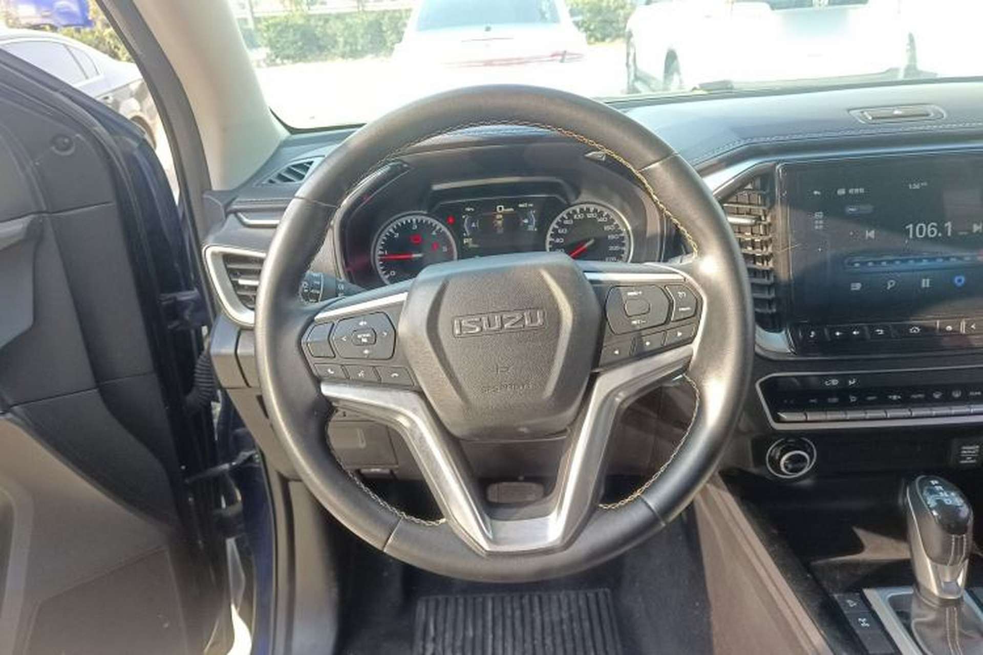 Used Isuzu D-MAX 2021 1.9T Automatic 4x4 Diesel Global Huan Dong RZ4E Steering Wheel