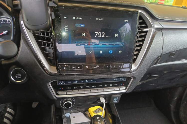 Used Isuzu D-MAX 2021 1.9T Automatic 4x4 Diesel Global Huan Dong RZ4E Audio And AC Panel