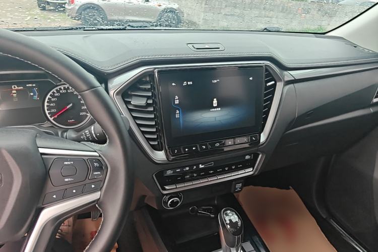 Used Isuzu D-MAX 2021 1.9T Automatic 4x4 Diesel Global Huan Dong RZ4E Center Console