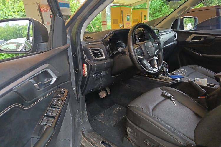 Used Isuzu D-MAX 2021 1.9T Automatic 4x4 Diesel Global Huan Dong RZ4E Driver Seat