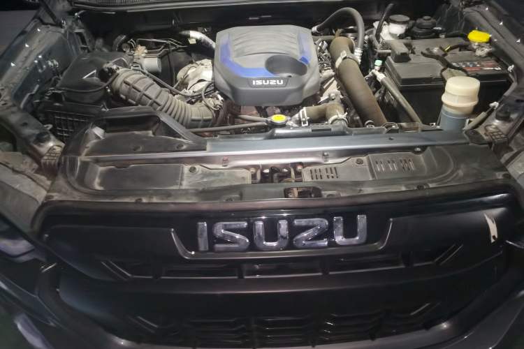 Used Isuzu D-MAX 2021 1.9T Automatic 4x4 Diesel Global Changle Leading RZ4E Engine Bay
