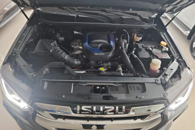 Used Isuzu D-MAX 2021 1.9T Automatic 4x4 Diesel Global Changle Leading RZ4E Engine Bay