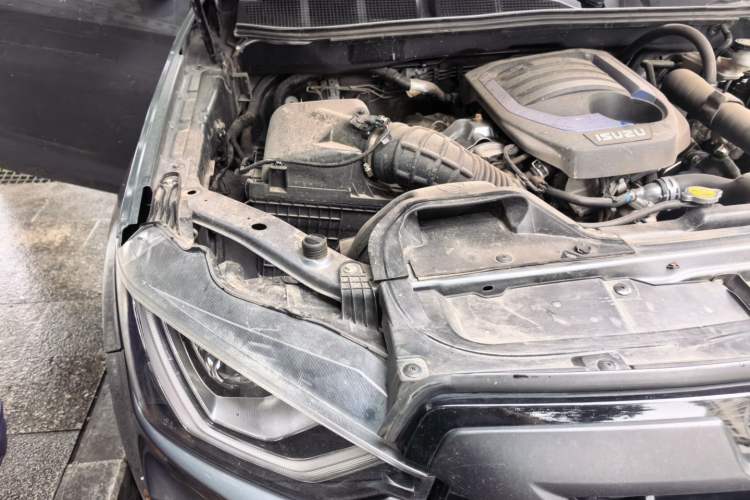 Used Isuzu D-MAX 2021 1.9T Automatic 4x4 Diesel Global Huan Dong RZ4E Engine Bay Right