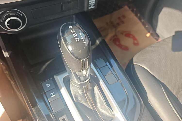 Used Isuzu D-MAX 2021 1.9T Automatic 4x4 Diesel Global Huan Dong RZ4E Gear Lever