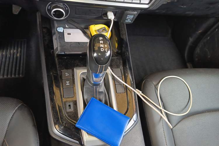 Used Isuzu D-MAX 2021 1.9T Automatic 4x4 Diesel Global Huan Dong RZ4E Gear Lever