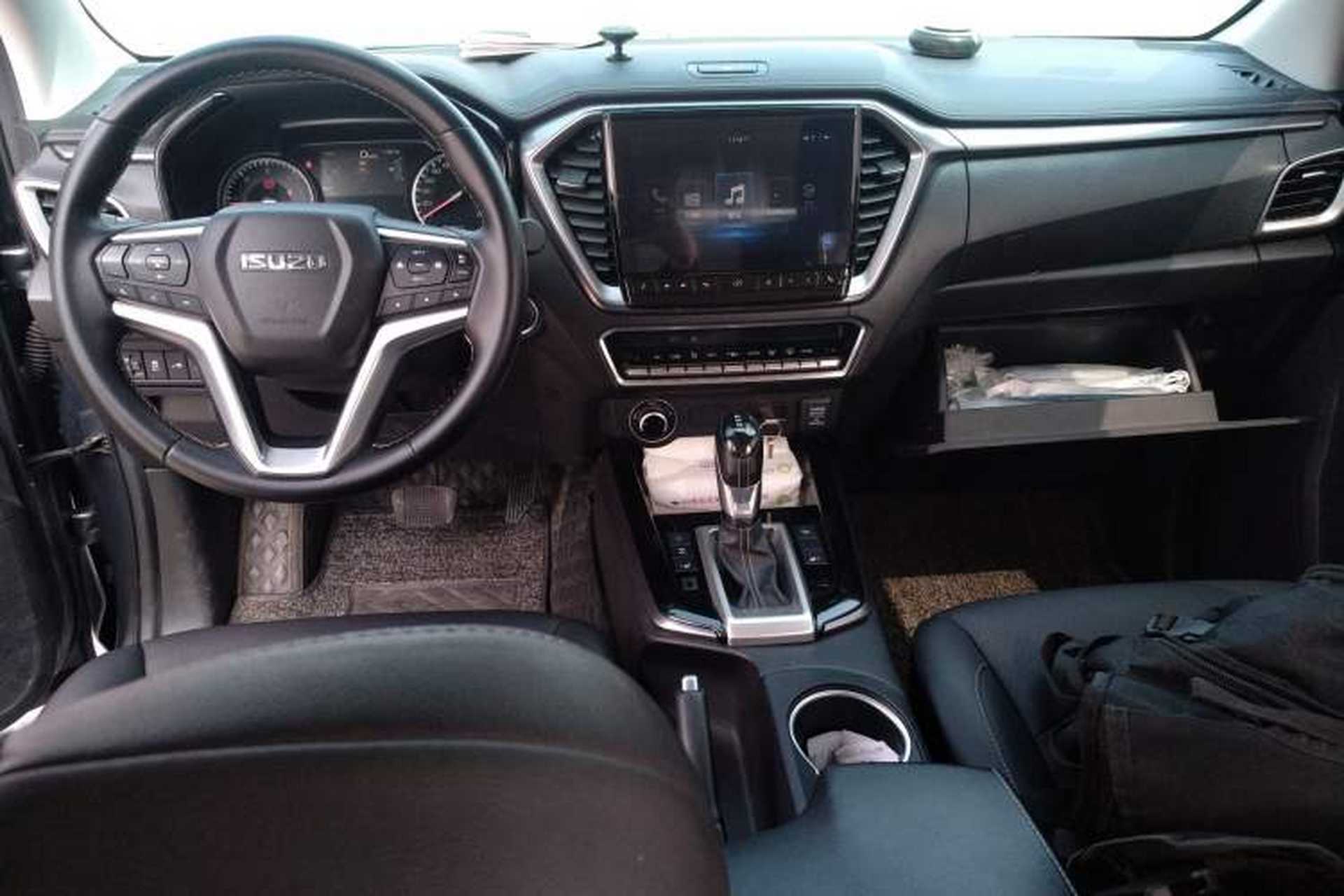 Used Isuzu D-MAX 2021 1.9T Automatic All-Wheel Drive Diesel Global Leading RZ4E Interior 2