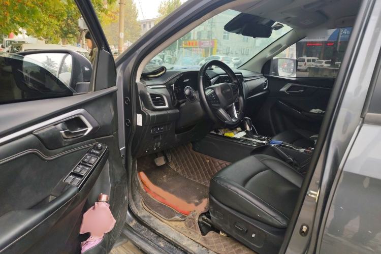 Used Isuzu D-MAX 2021 1.9T Automatic 4x4 Diesel Global Huan Dong RZ4E Interior 3