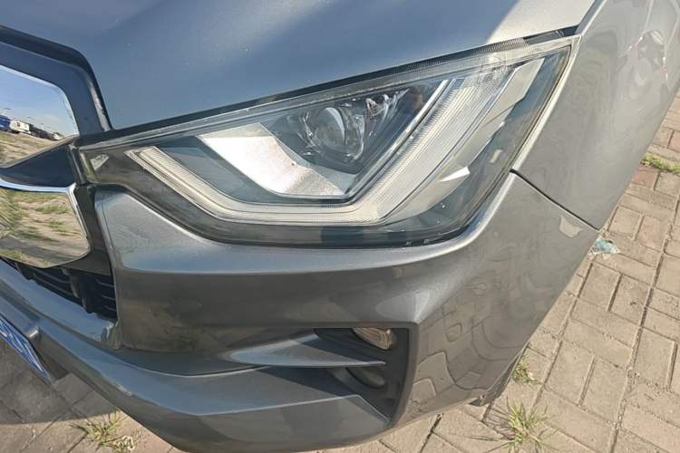 Used Isuzu D-MAX 2021 1.9T Automatic 4x4 Diesel Global Huan Dong RZ4E Left Front Headlight