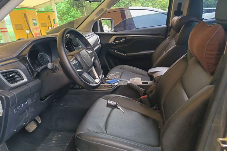 Used Isuzu D-MAX 2021 1.9T Automatic 4x4 Diesel Global Huan Dong RZ4E Left Front Seat