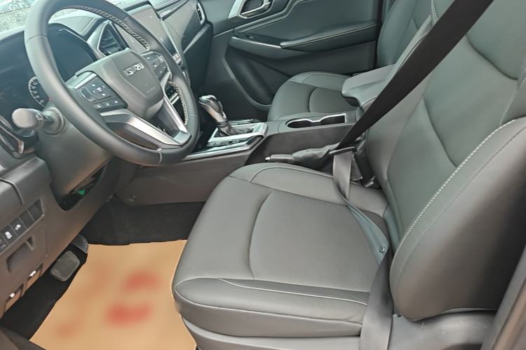 Used Isuzu D-MAX 2021 1.9T Automatic 4x4 Diesel Global Huan Dong RZ4E Left Front Seat