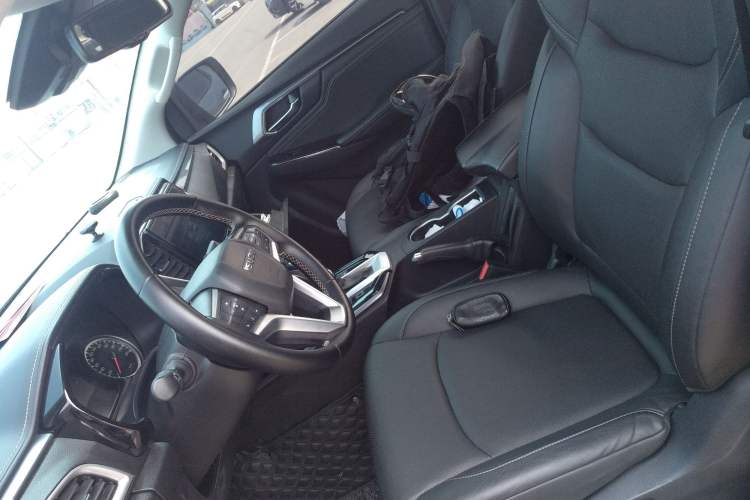 Used Isuzu D-MAX 2021 1.9T Automatic All-Wheel Drive Diesel Global Leading RZ4E Left Front Seat