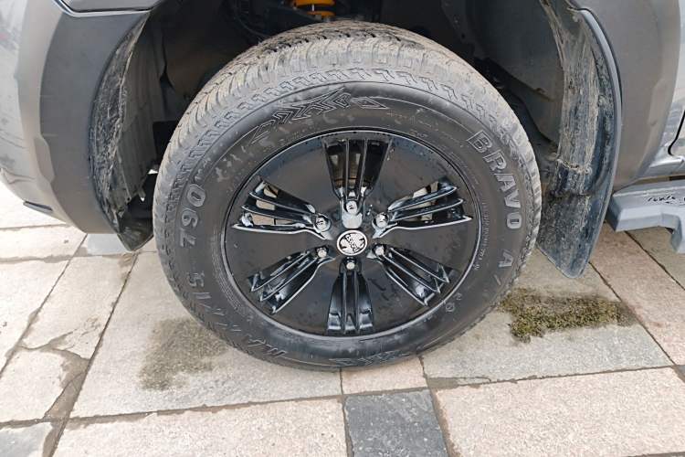 Used Isuzu D-MAX 2021 1.9T Manual 4x4 Diesel Global Dynamic RZ4E Left Front Wheel Hub