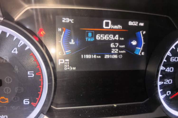 Used Isuzu D-MAX 2021 1.9T Automatic 4x4 Diesel Global Huan Dong RZ4E Odometer Close Up