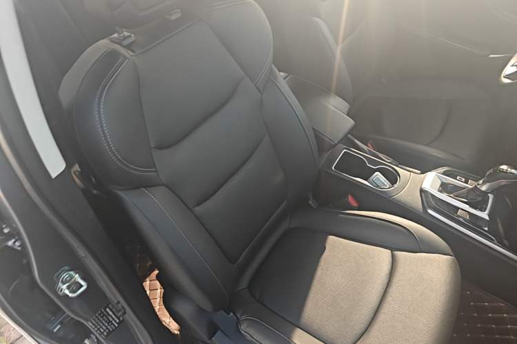 Used Isuzu D-MAX 2021 1.9T Automatic 4x4 Diesel Global Huan Dong RZ4E Right Front Seat