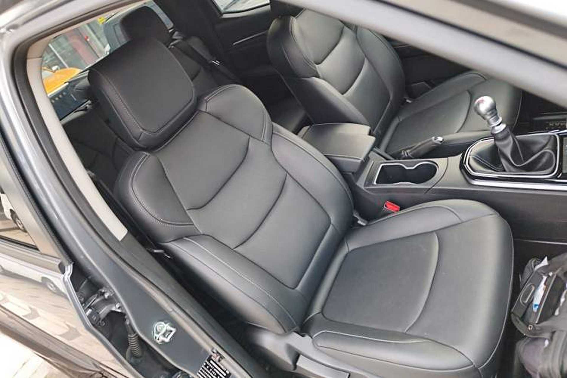 Used Isuzu D-MAX 2021 1.9T Manual 4x4 Diesel Global Dynamic RZ4E Right Front Seat