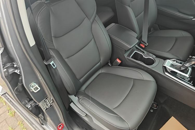 Used Isuzu D-MAX 2021 1.9T Automatic 4x4 Diesel Global Huan Dong RZ4E Right Front Seat
