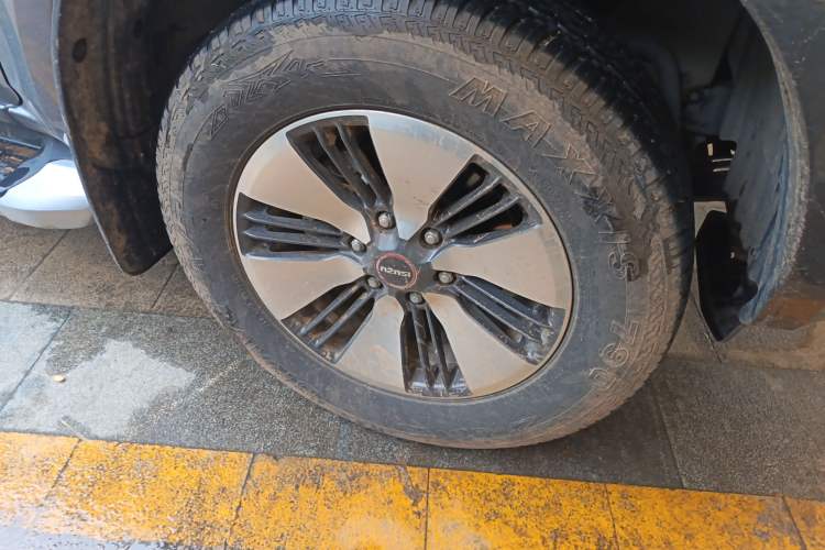 Used Isuzu D-MAX 2021 1.9T Automatic 4x4 Diesel Global Huan Dong RZ4E Right Front Wheel Hub