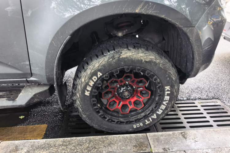 Used Isuzu D-MAX 2021 1.9T Automatic 4x4 Diesel Global Huan Dong RZ4E Right Front Wheel Hub