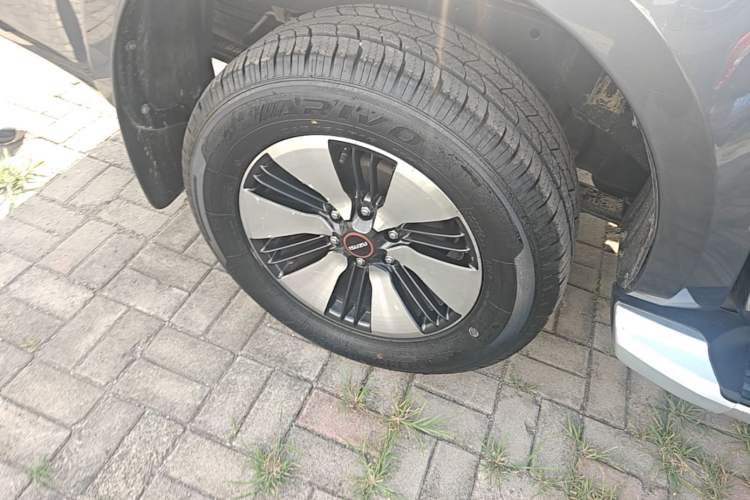 Used Isuzu D-MAX 2021 1.9T Automatic 4x4 Diesel Global Huan Dong RZ4E Right Rear Wheel Hub