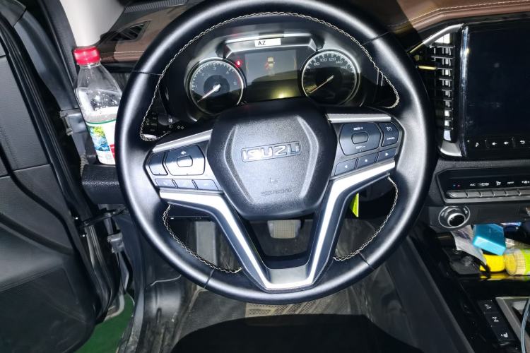 Used Isuzu D-MAX 2021 1.9T Automatic 4x4 Diesel Global Changle Leading RZ4E Steering Wheel
