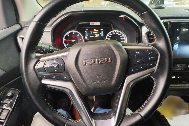 Used Isuzu D-MAX 2021 1.9T Automatic 4x4 Diesel Global Huan Dong RZ4E Steering Wheel