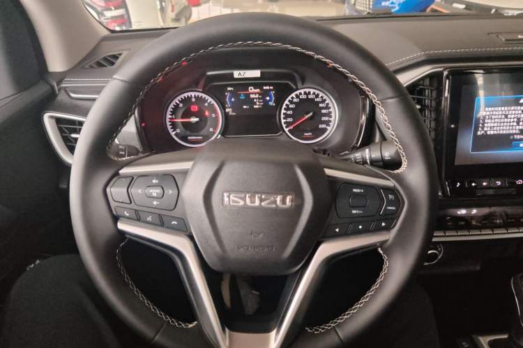 Used Isuzu D-MAX 2021 1.9T Automatic 4x4 Diesel Global Changle Leading RZ4E Steering Wheel