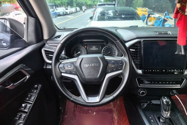 Used Isuzu D-MAX 2021 1.9T Automatic 4x4 Diesel Global Huan Dong RZ4E Steering Wheel