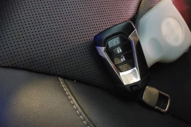 Used Isuzu D-MAX 2021 1.9T Automatic 4x4 Diesel Global Huan Dong RZ4E Vehicle Key