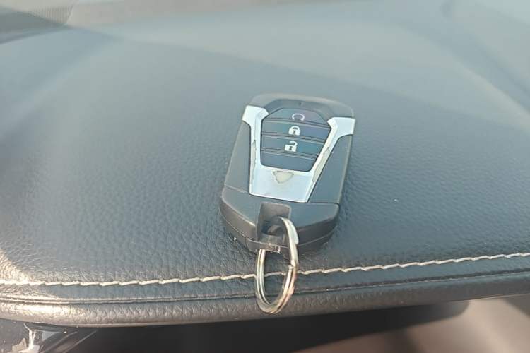 Used Isuzu D-MAX 2021 1.9T Automatic 4x4 Diesel Global Huan Dong RZ4E Vehicle Key