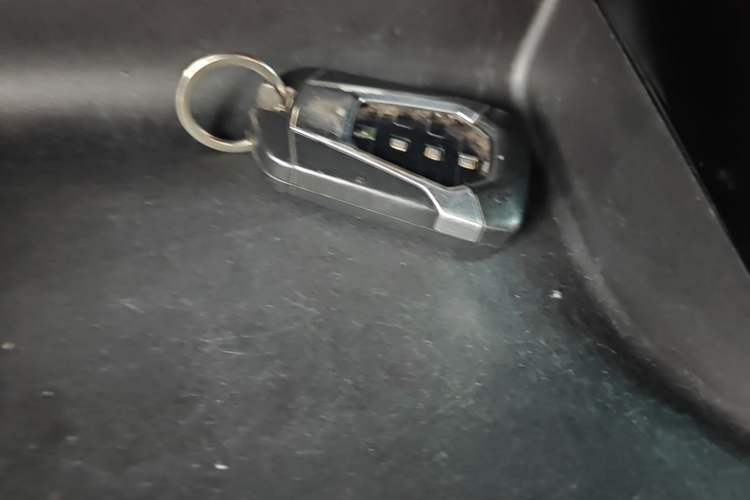 Used Isuzu D-MAX 2021 1.9T Automatic 4x4 Diesel Global Huan Dong RZ4E Vehicle Key