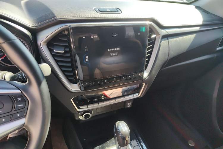 Used Isuzu D-MAX 2021 1.9T Automatic 4x4 Diesel Global Huan Dong RZ4E Audio And AC Panel