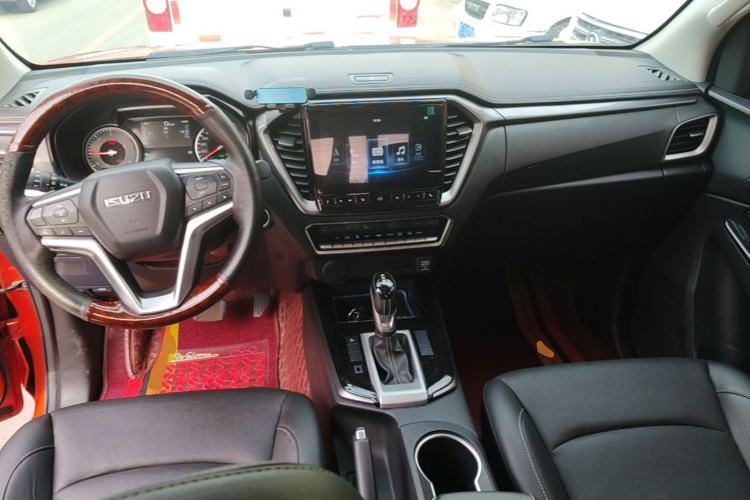 Used Isuzu D-MAX 2021 1.9T Automatic 2WD Diesel Global Bold RZ4E Center Console