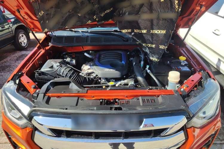 Used Isuzu D-MAX 2021 1.9T Automatic 4x4 Diesel Global Huan Dong RZ4E Engine Bay