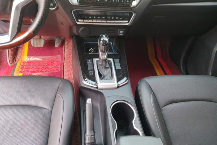 Used Isuzu D-MAX 2021 1.9T Automatic 2WD Diesel Global Bold RZ4E Gear Lever