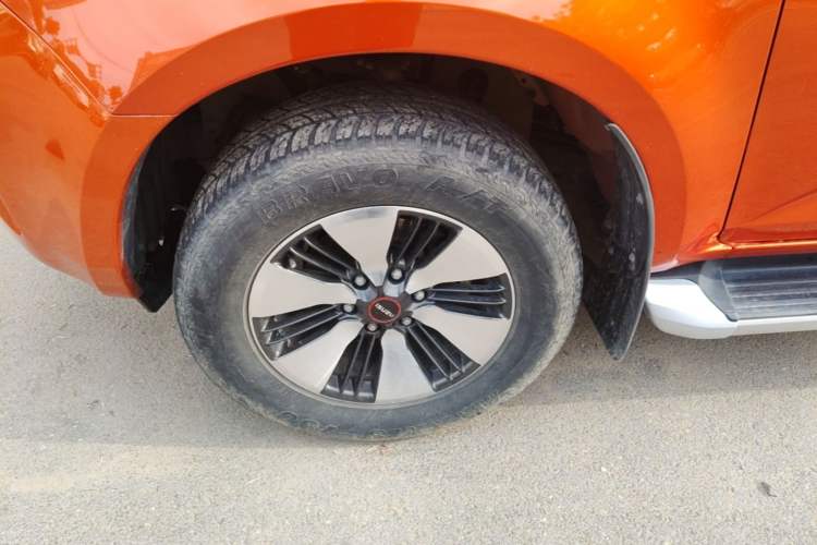 Used Isuzu D-MAX 2021 1.9T Automatic 2WD Diesel Global Bold RZ4E Left Front Wheel Hub