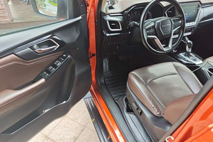 Used Isuzu D-MAX 2021 1.9T Automatic 4x4 Diesel Global Changle Leading RZ4E Driver Seat