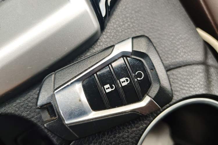 Used Isuzu D-MAX 2021 1.9T Automatic 4x4 Diesel Global Changle Leading RZ4E Vehicle Key