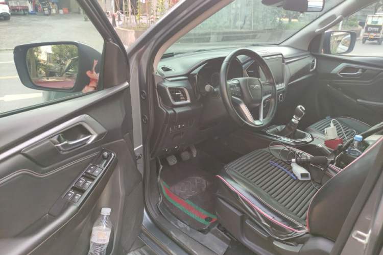 Used Isuzu D-MAX 2021 1.9T Manual 4x4 Diesel Global Dynamic RZ4E Driver Seat