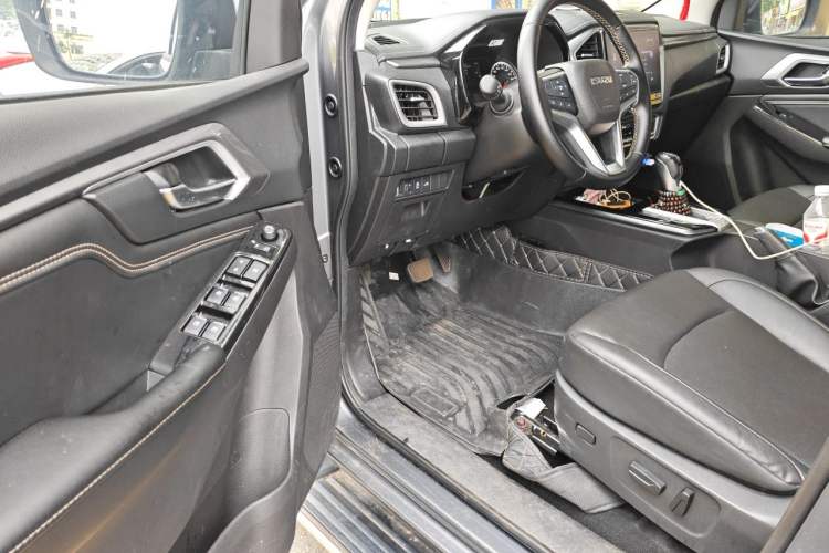 Used Isuzu D-MAX 2021 1.9T Automatic 4x4 Diesel Global Changle Leading RZ4E Driver Seat