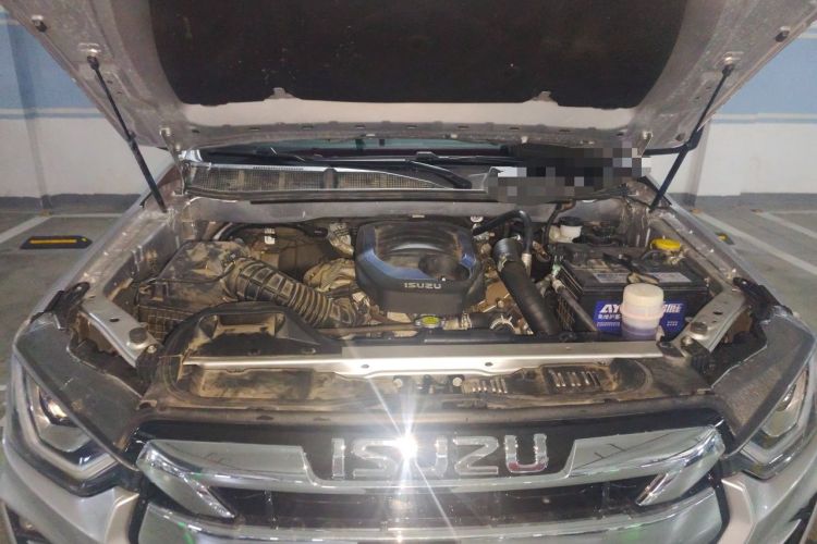 Used Isuzu D-MAX 2021 1.9T Manual Two-Wheel Drive Diesel Global Dynamic RZ4E Engine Bay