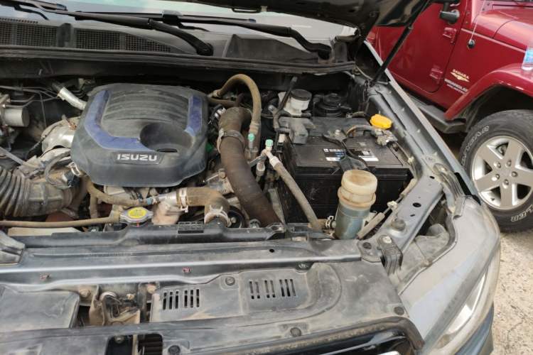 Used Isuzu D-MAX 2021 1.9T Manual 4x4 Diesel Global Dynamic RZ4E Engine Bay Left