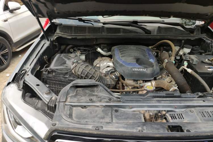 Used Isuzu D-MAX 2021 1.9T Manual 4x4 Diesel Global Dynamic RZ4E Engine Bay Right
