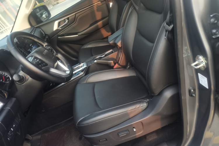 Used Isuzu D-MAX 2021 1.9T Automatic 4x4 Diesel Global Huan Dong RZ4E Left Front Seat